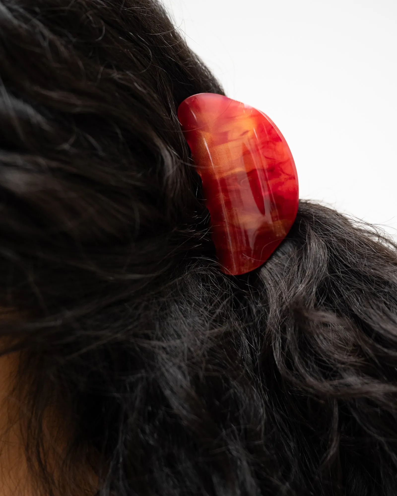 Sure! Here’s an optimized title for the e-commerce product:

Elegant Zadie Claw Clip - Stylish Hair Accessory for Effortless Updos and Modern Hairstyles